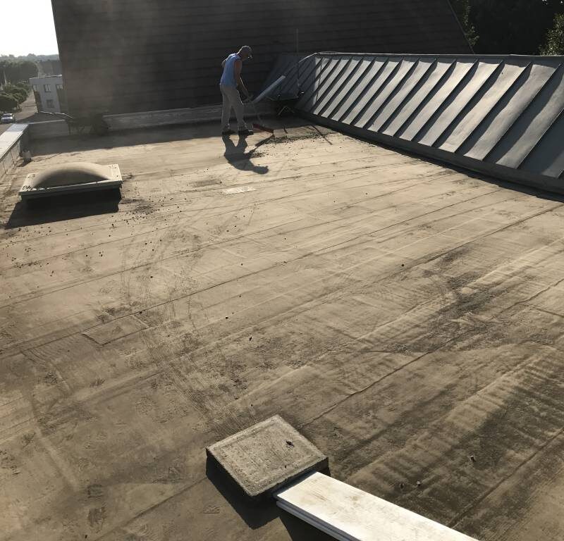 Etanch&eacute;it&eacute; d’une toiture avec pose membranes EPDM. Schiltigheim 0