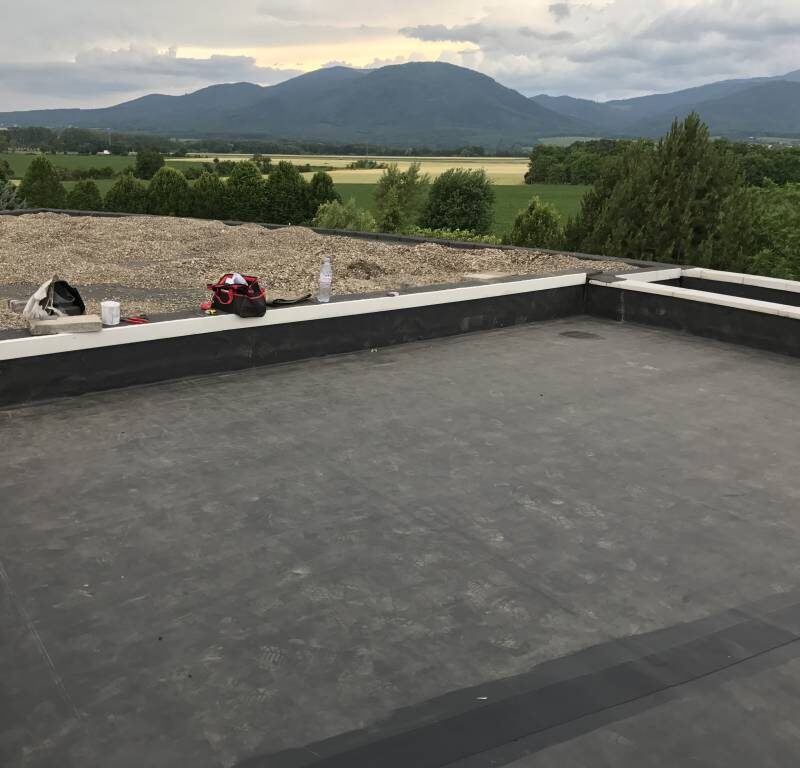 Etanch&eacute;it&eacute; d’une toiture avec pose membranes EPDM. Obernai 6