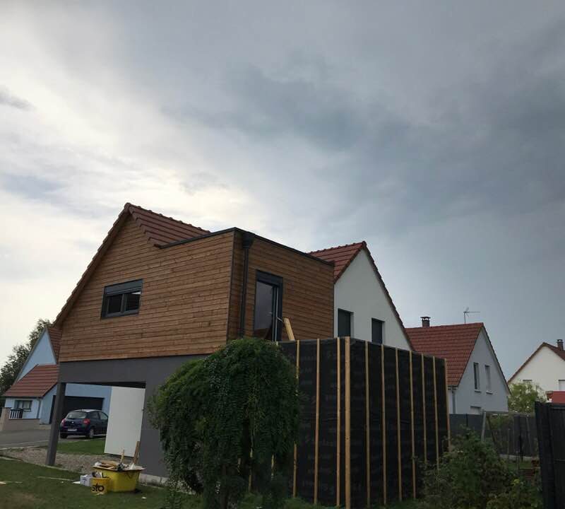 Extension d’une maison individuelle + bardage. Ostwald 24