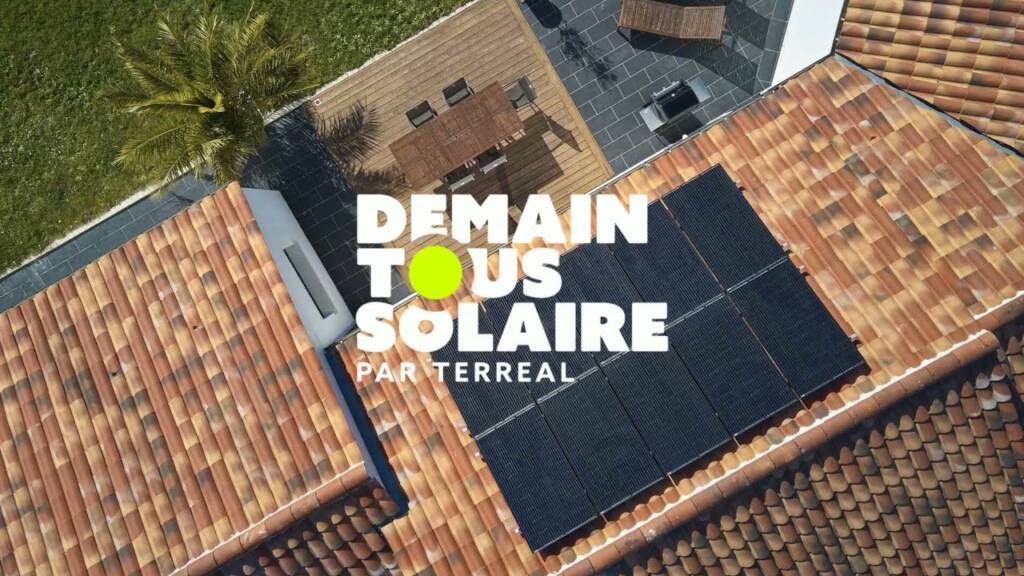 Installation de panneaux photovolta&iuml;ques. Schiltigheim