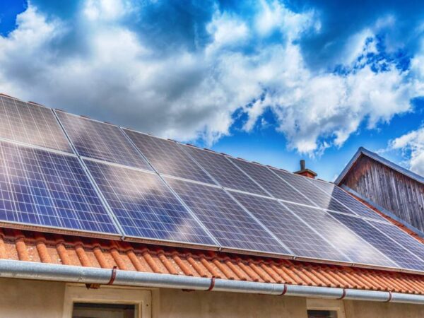Installation de panneaux photovolta&iuml;ques. Molsheim 1